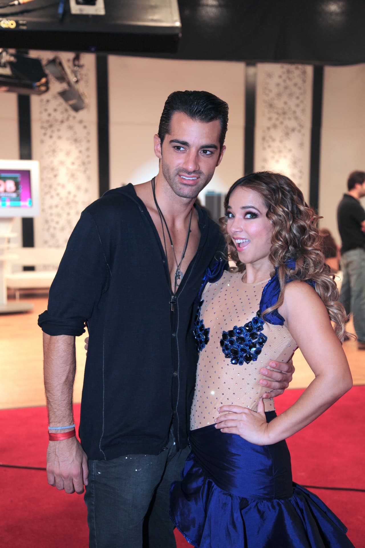 Adamari López desaira cariñoso detalle de cumpleaños de Toni Costa