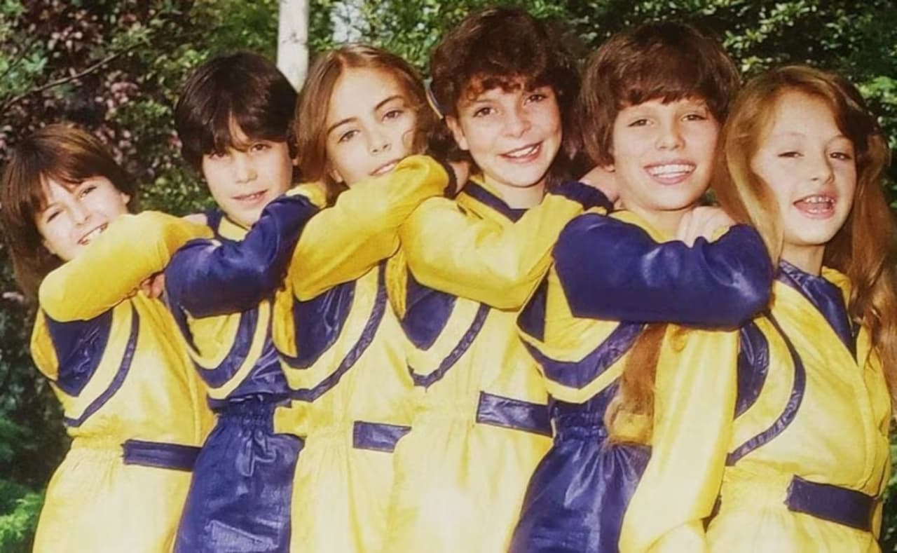 Revelan el elenco y primeras imágenes de la esperada serie Timbiriche de ViX