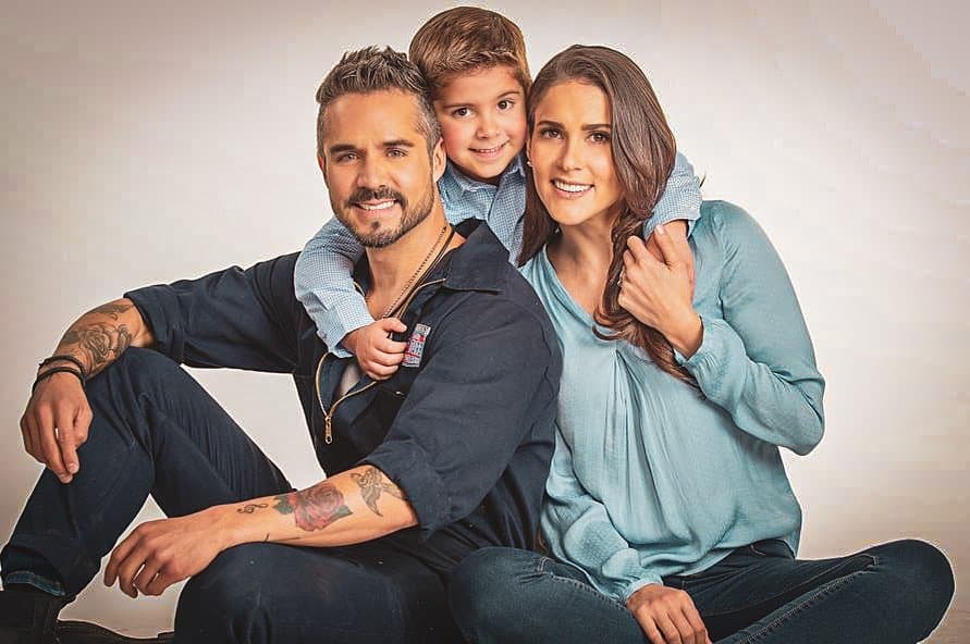 José Ron se pone nostálgico a días del final de Te doy la vida y Eva Cedeño responde: ‘Te quiero’