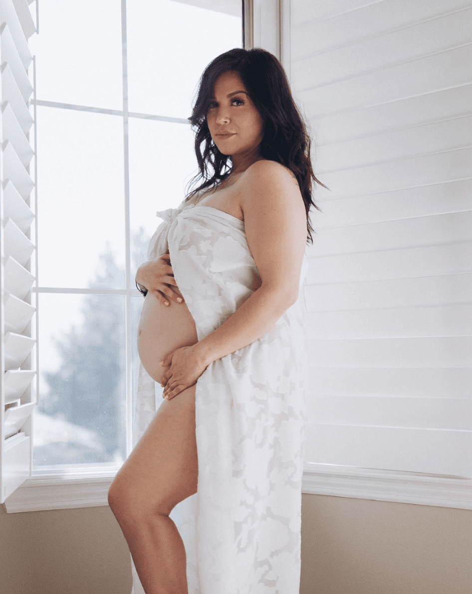 Jacqie Rivera muestra la carita de su bebé: 'Con mucha alegría les presento a baby JJ'