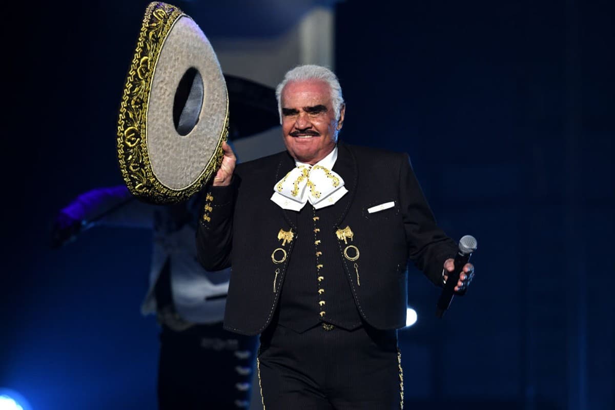 El compadre de 'El Charro de Huentitán' puso en duda la fecha en que murió el cantante.