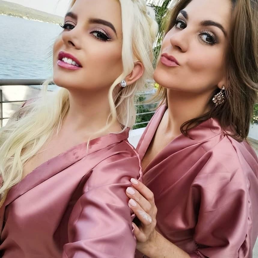 Sherlyn, Araceli Mali, Zoraida Gómez y María Fernanda (Fuzz) Malo fueron algunas de las invitadas a la celebración. Cabe mencionar que Zoraida y María Fernanda, ambas actrices de ‘Rebelde’, han dejado entrever en redes sociales que fueron damas de honor en la boda de Dulce María. “Que día tan feliz. Que viva el amor #bridesquad”.