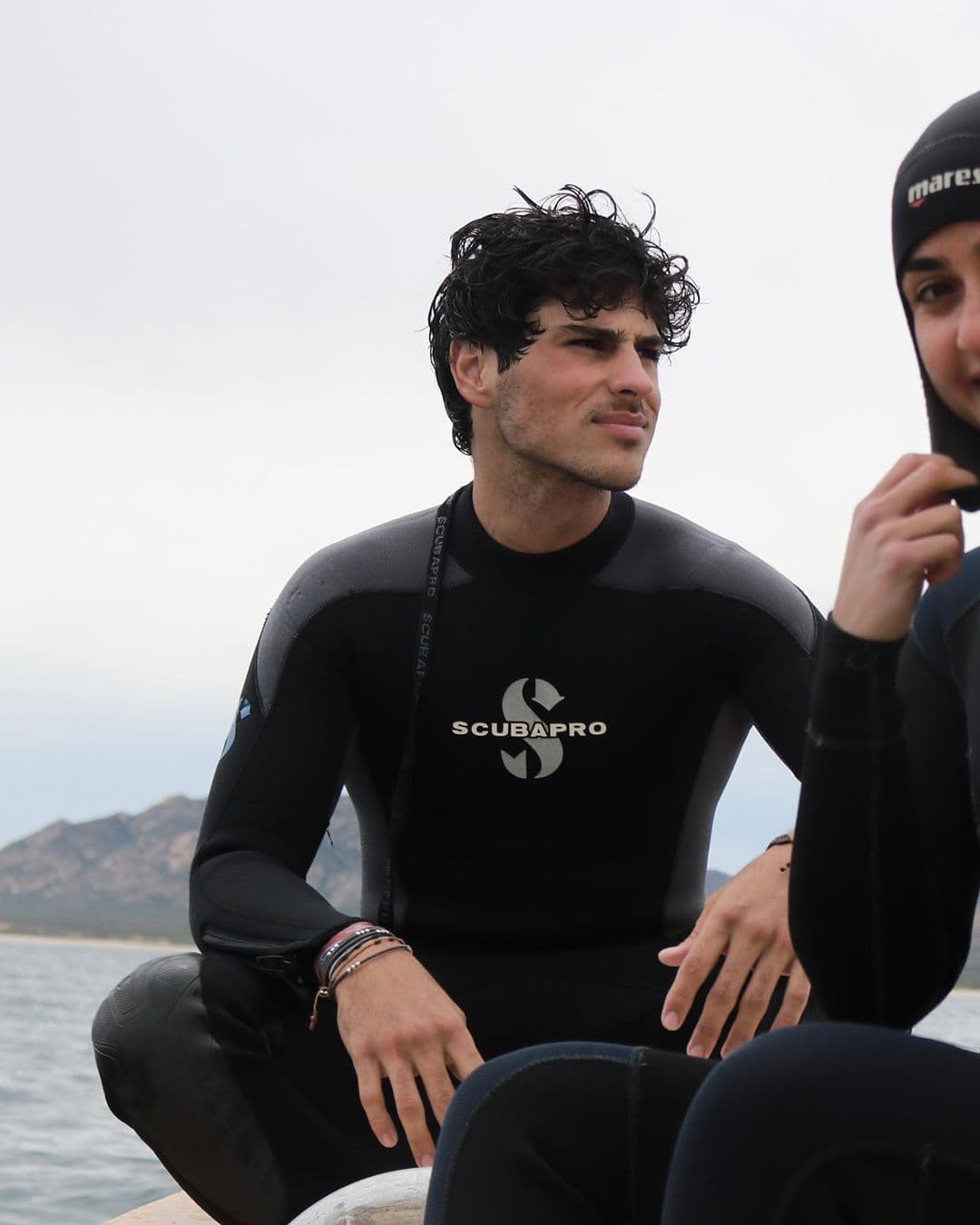 “Aventurero, narrador de historias y biófilo (amante de la naturaleza)” es como se describe en sus redes.