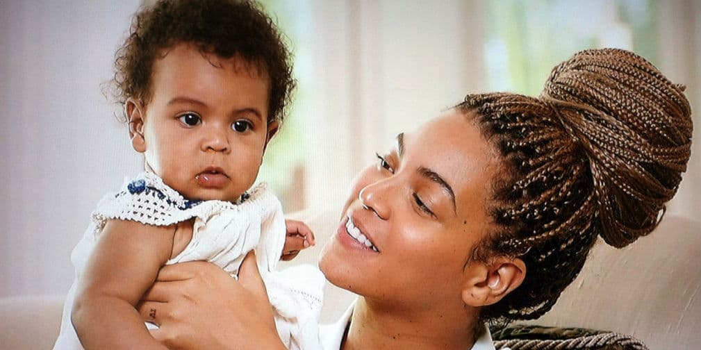 15. Beyoncé: La cantante y su esposo Jay Z bautizaron a su hija como Blue Ivy, la explicación es muy complicada.