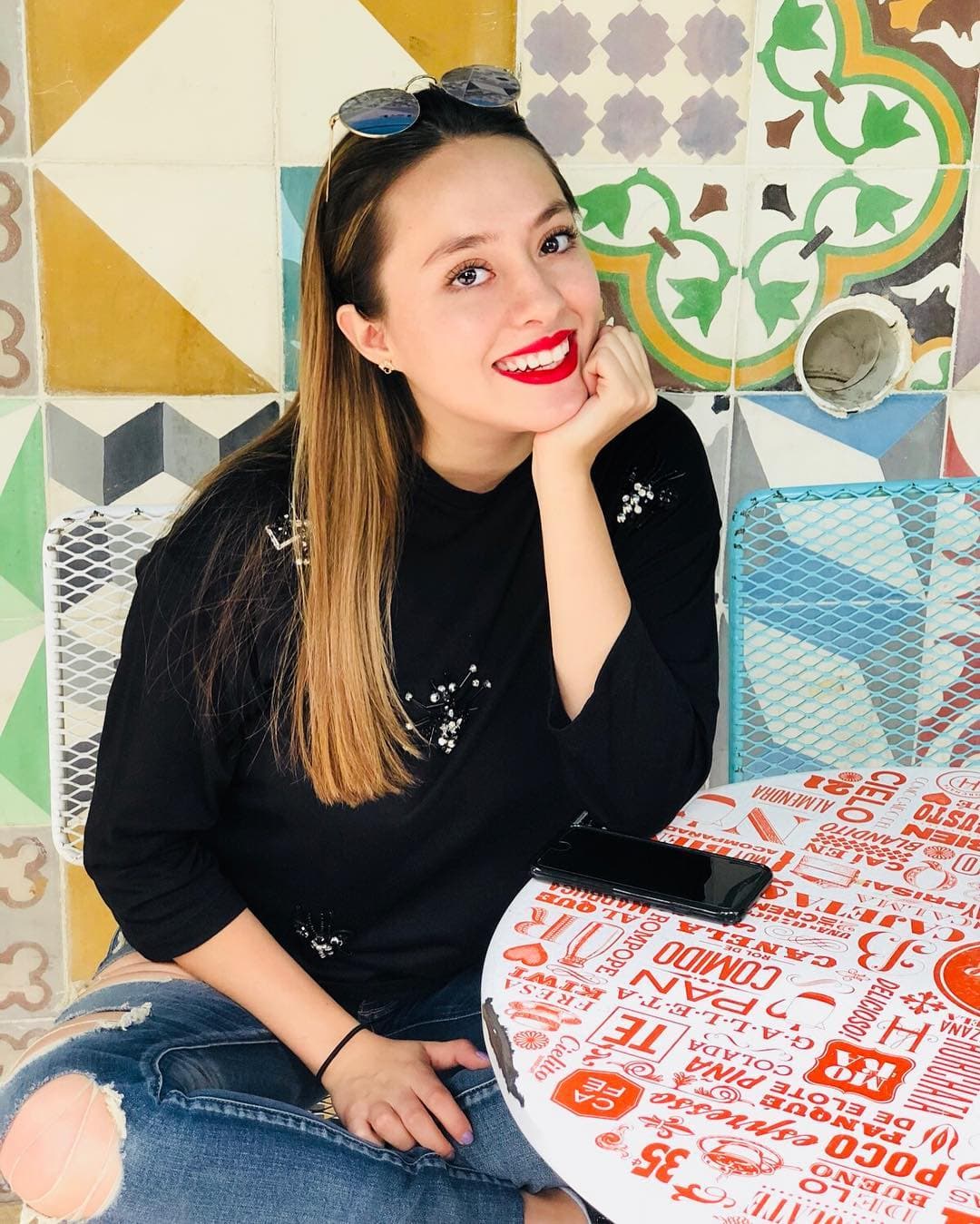 Durante dicha estancia, Mariana se reencontró con Jaime Camil, a quien asegura le guarda un especial cariño y quien afirma se portó increíble en su primera telenovela.