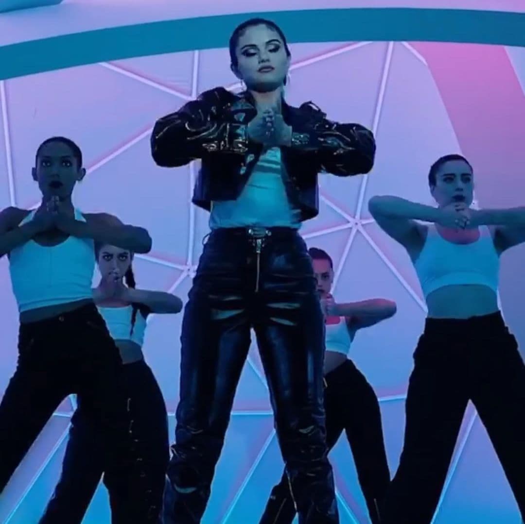 Cabe mencionar que el video de ‘Look at her now’ también llamó la atención de los internautas, pues fue grabado con un iPhone 11 Pro.