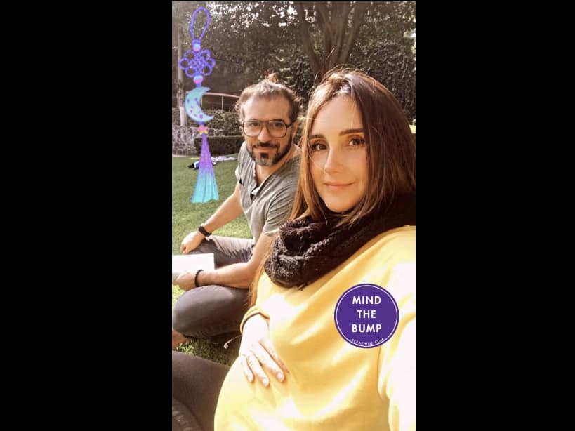 Dulce María presume pancita de embarazo en su último trimestre de gestación.