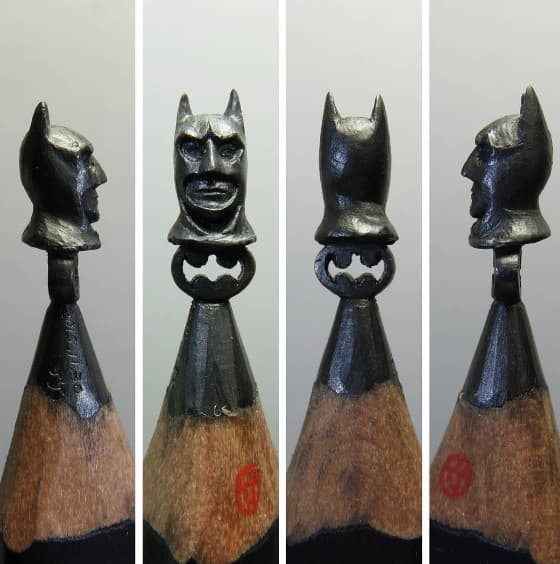 Las esculturas miniaturas de Lee recrean objetos cotidianos y hasta personajes de la cultura pop, como este busto del superhéroe de Ciudad Gótica, Batman.