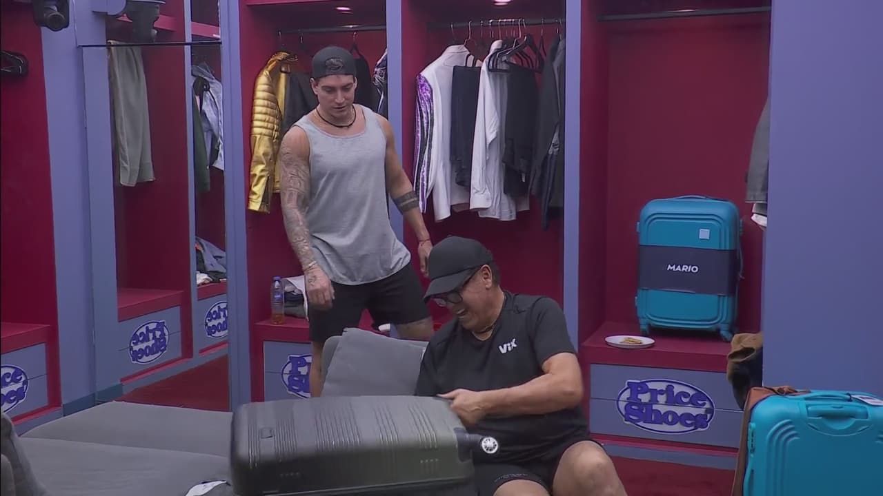 Agustín regala su ropa nueva a Mayito en 'La Casa de los Famosos México 2024'