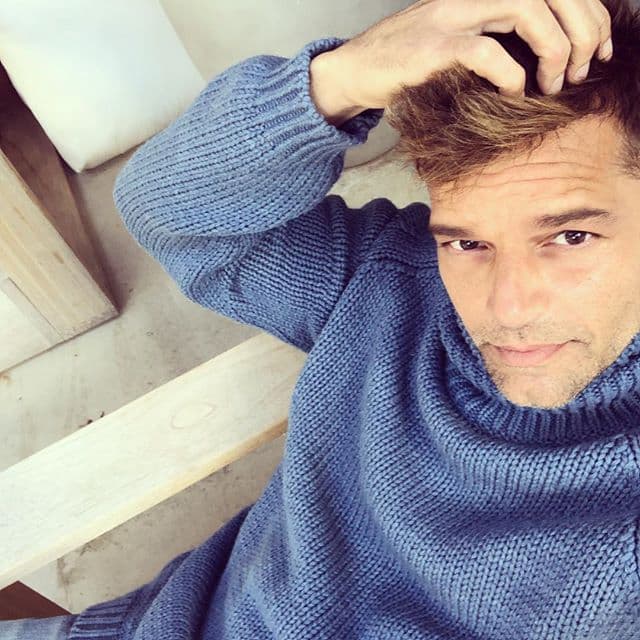 Ricky Martin comparte foto con pantalones extra grandes y twitter le hace 'bullying'
