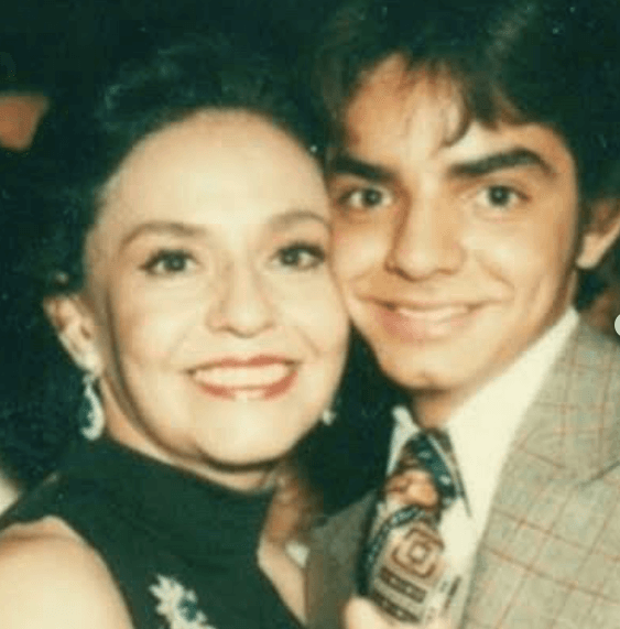 Sin embargo, antes de ser esposo y padre de familia, Eugenio fue hijo de la primera actriz Silvia Derbez, quien a lo largo de su carrera participó en más de 20 películas y una treintena de telenovelas, como 'Lazos de Amor', 'Simplemente María' y 'La Intrusa'.