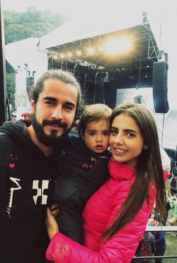 Michelle Renaud y Josué Alvarado tomaron la decisión de tomar distintos caminos. En varias entrevistas, la conductora ha compartido que para ellos lo principal es su hijo Marcelo y que siempre buscarán el bien de él. Actualmente, tiene un noviazgo con el actor, Danilo Carrera, el cual ya conoce a su ex. En el programa Con Permiso dijo: “Nos llevamos muy bien y tengo que decir que los cuatro, los cuatro me refiero mi bebé, Danilo, Pipo (Josué) y yo”.