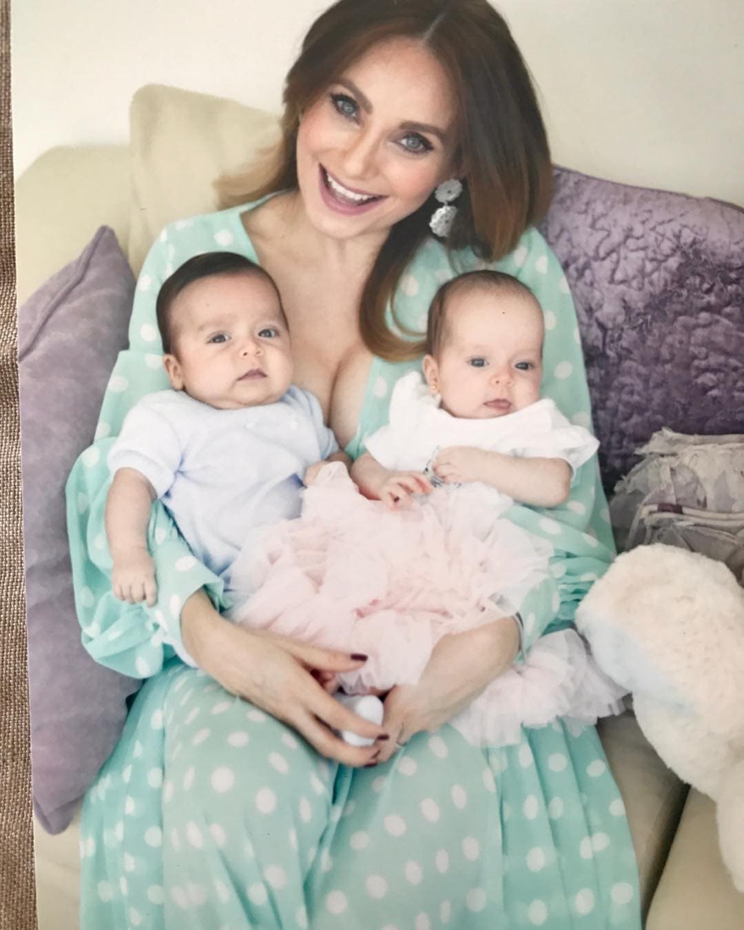 Máxima y León nacieron el 2 de diciembre de 2015 en El Paso, Texas, cuatro años después de que sus famosos padres contrajeran nupcias en la ExHacienda San Agustín.