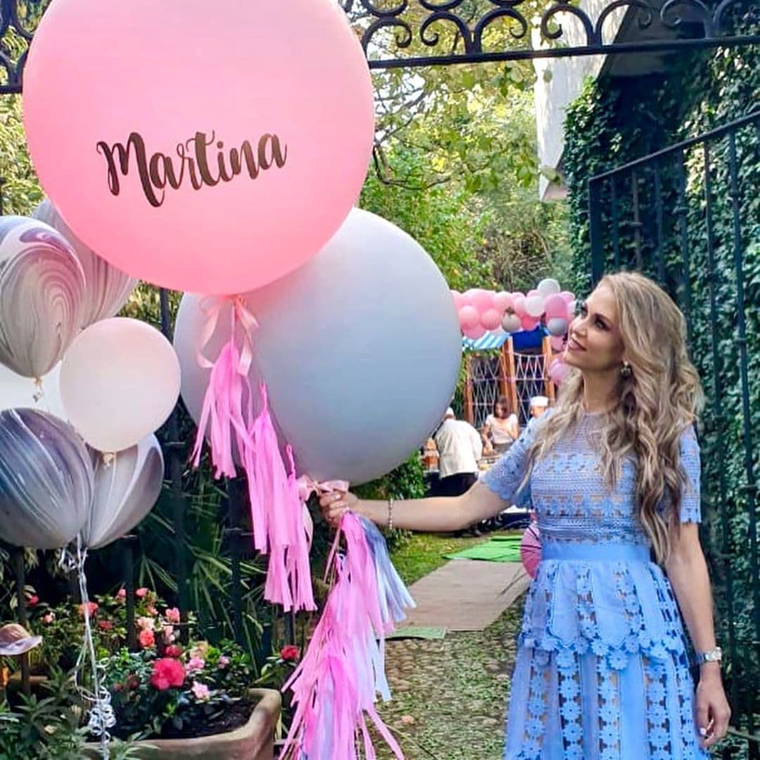 Ingrid Martz y su esposo, el fotógrafo Rodrigo Luque, celebraron el bautizo de su hija Martina el pasado 14 de diciembre en compañía de familiares y amigos.