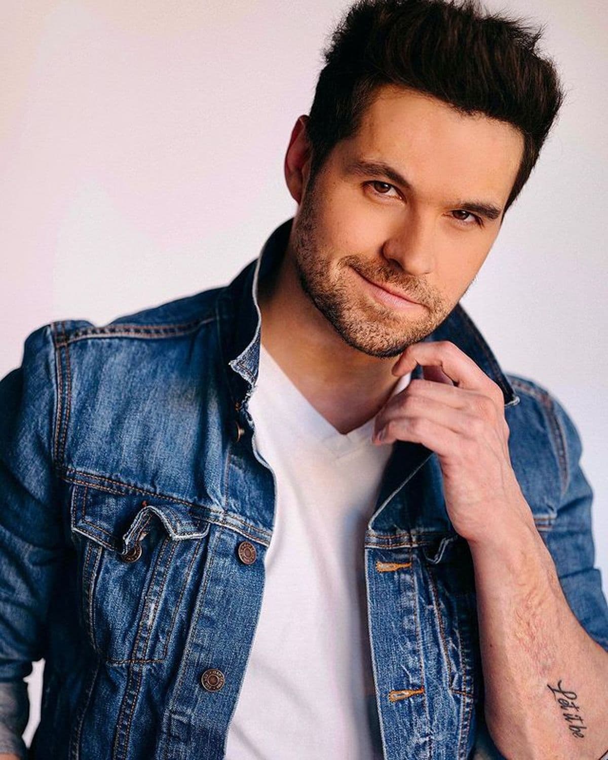 Eleazar Gómez presume encuentro con actriz de ‘Corazón Guerrero’