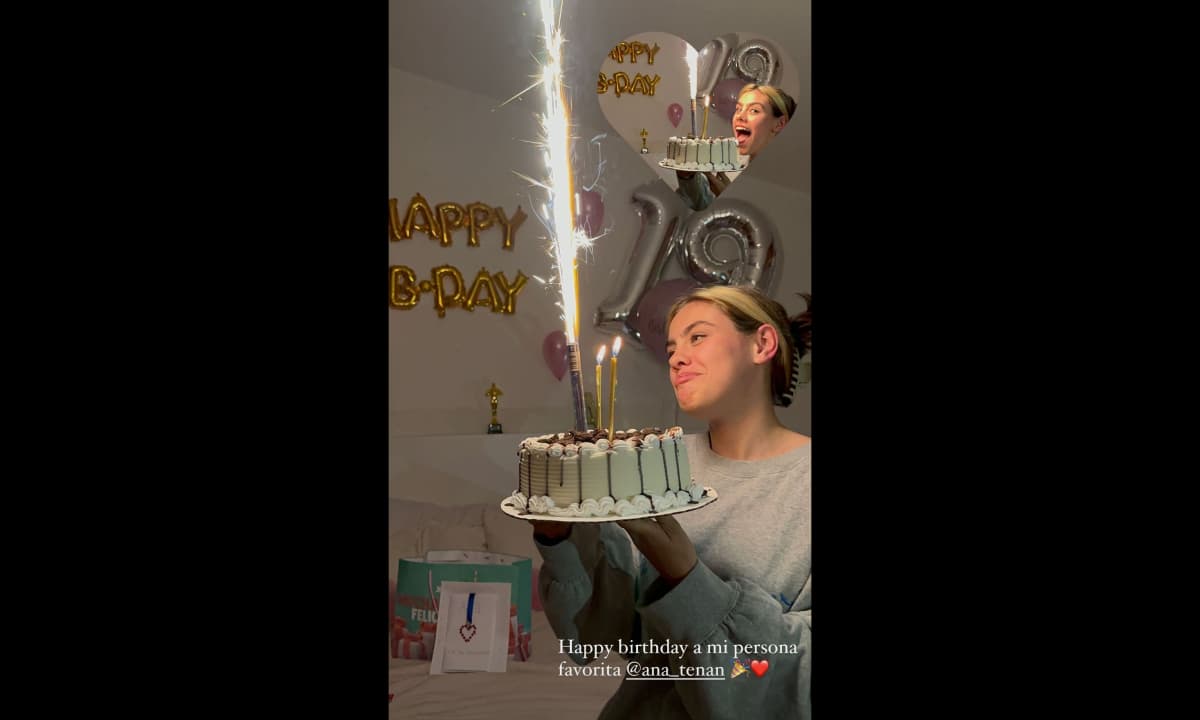 La actriz recibió sorpresas de su hermana Isabella Tena