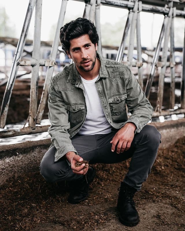 El actor celebró su primer mes de novios con Paly Duval.