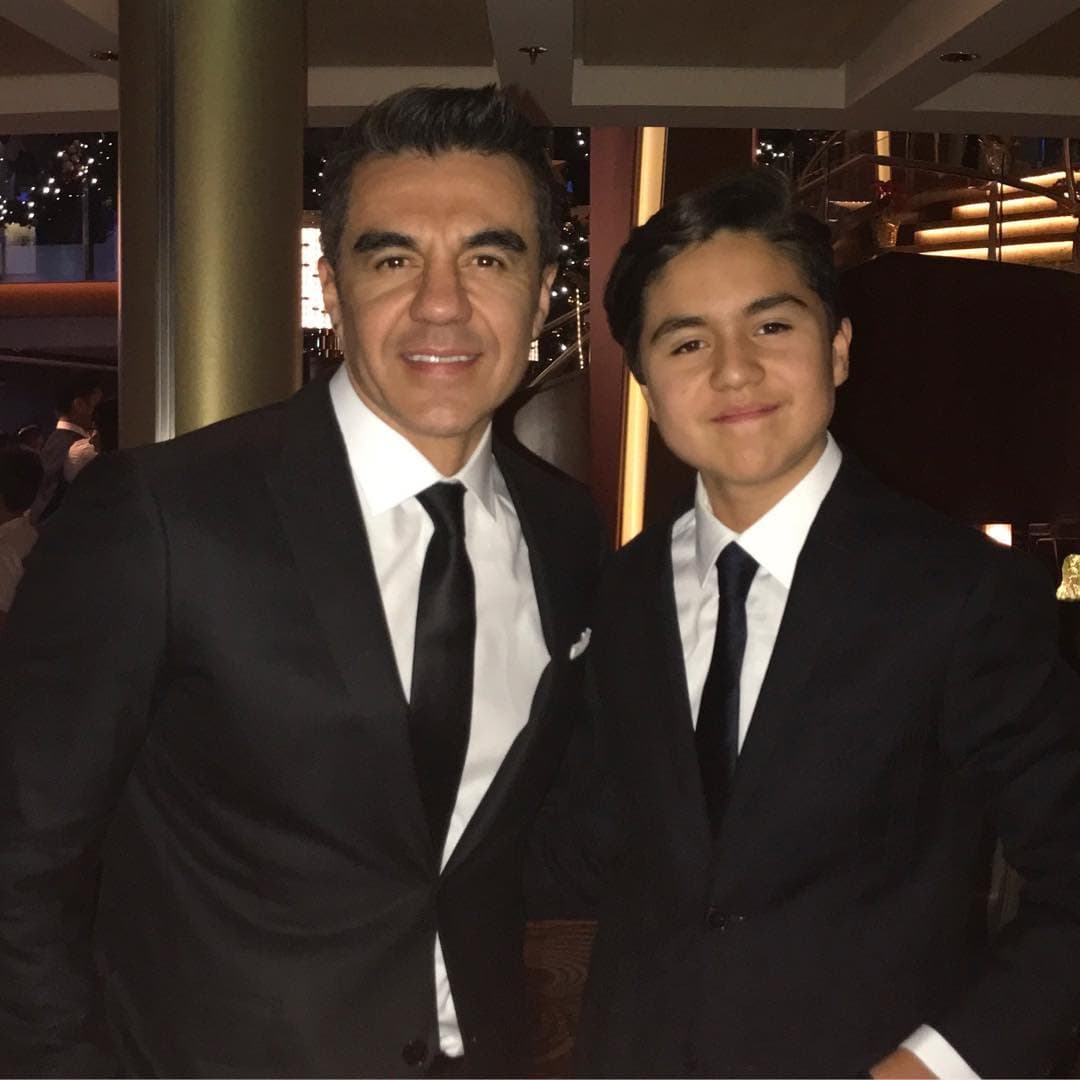 Gael, hijo de Adrián Uribe, impresiona por lo grande que luce en redes sociales, donde incluso ya presume el tórrido romance que tiene con una youtuber