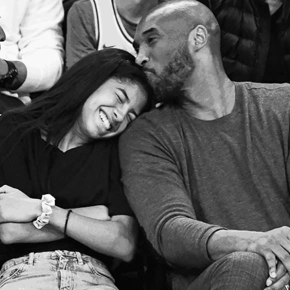 Dan último adiós a Kobe Bryant con 'Amor Eterno'