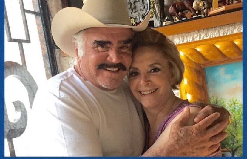 Cuquita siguió el consejo y se consiguió a un novio con quien después Vicente se terminó encontrando. Situación que lo hizo entrar en razón y olvidarse de su sacrificio de amor para, a su manera, hacer su propuesta de matrimonio: "Te doy 10 minutos para que lo dejes porque tú y yo nos casamos el 27 de diciembre".