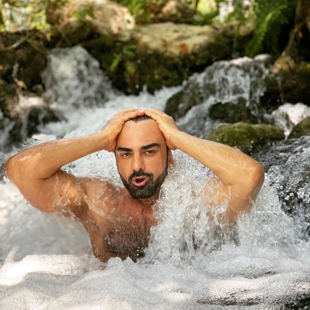 Michelle Vieth le dedicó varios emojis en forma de fuego y afirmó: “Esto es demasiado, no puedo. Yo quiero ser tu Jane, tu lo que sea. Basta con tanta guapura”. Latin Lover indicó: “Compadre andas al 100”; Michelle Rodríguez destacó: “Es que qué bárbara. Espérate”.