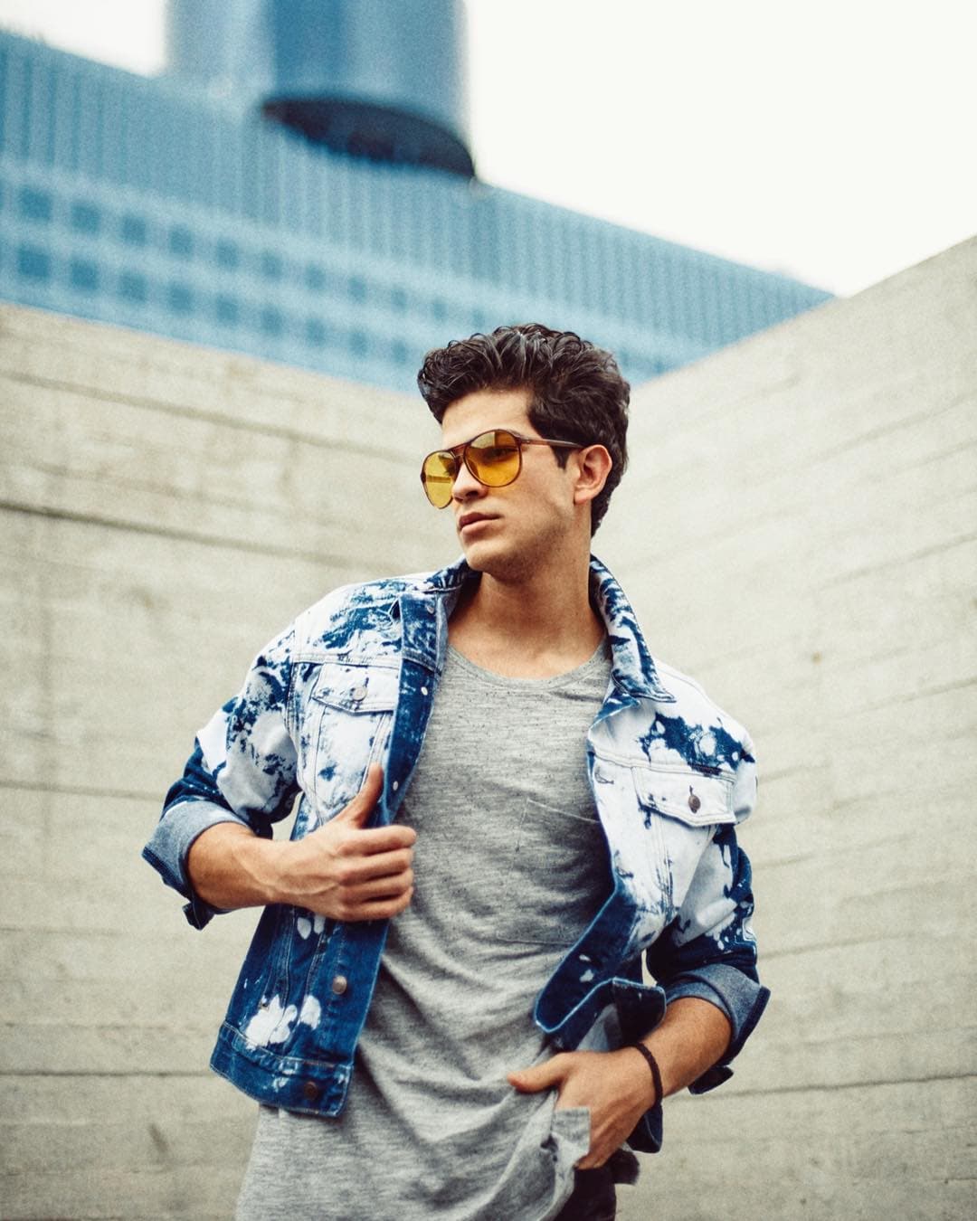 ¿Qué es lo que más te gusta de México? ¡Todo! Bueno casi todo. El clima es complicado jajaja salgo con chamarra y a los 2 minutos hace un calor y después llueve y después calor.