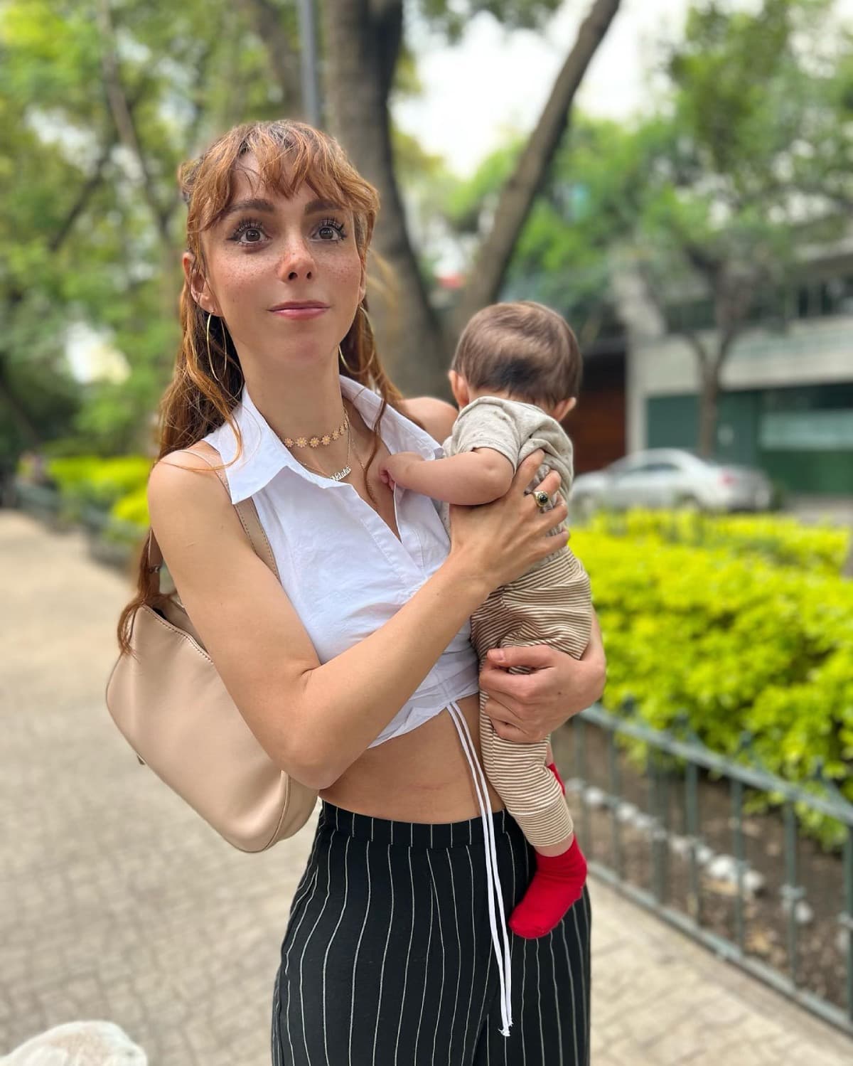 Natalia Téllez conmueve a famosos con foto de su fallecida mamá