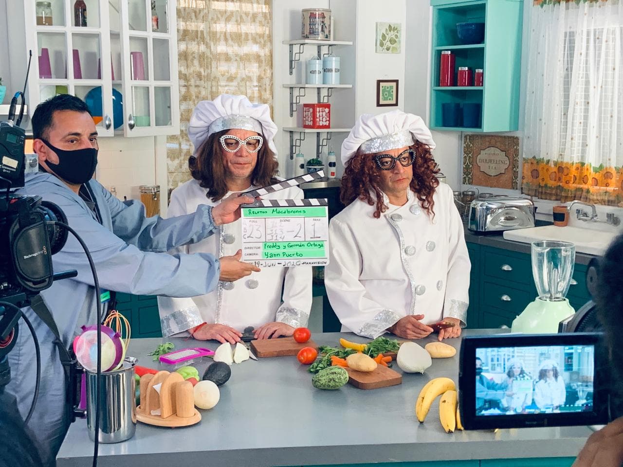 Con 'Relatos Macabrones', los entrañables personajes de los Mascabrothers: 'La Jitomata' y 'La Perejila' volvieron a la televisión en algunos segmentos.