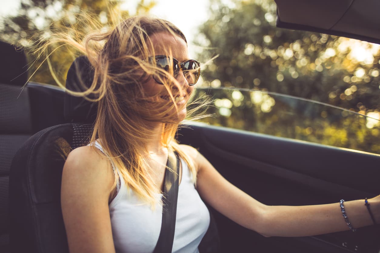 Géminis. Necesita libertad e independencia para estar consigo mismo. Pocas veces estará cómodo en un mismo lugar. Es un signo zodiacal de Aire.