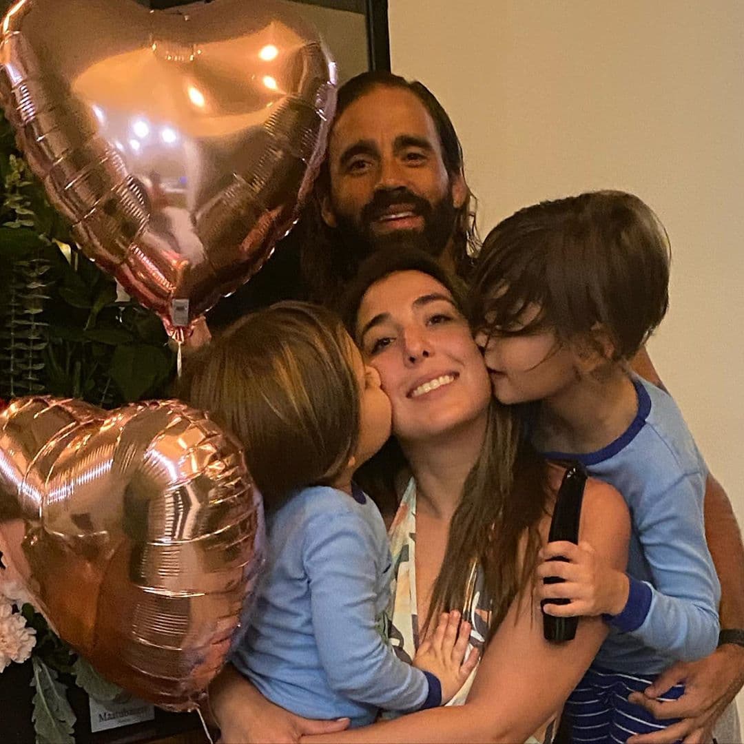 Aunque la hermana de Benny Ibarra ha seguido su sueño en la actuación, en la actualidad realiza entrevistas para el Diario Basta y es madre de dos pequeños.