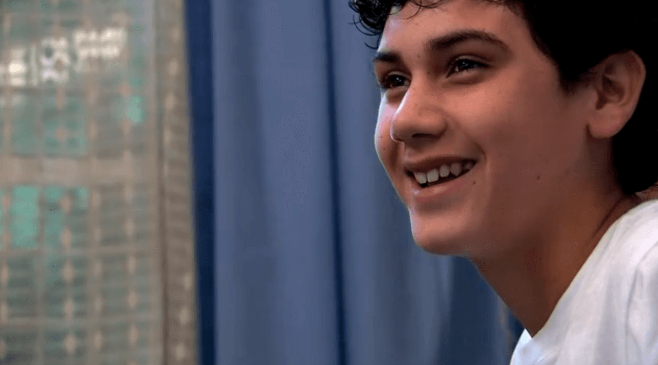 Alejandro Speitzer tenía 13 años cuando protagonizó el episodio llamado 'El Estreno'.