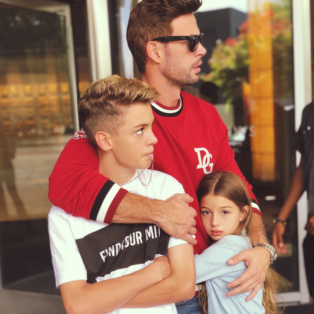 Christopher, hijo de William Levy y Elizabeth Gutiérrez, ha impactado en redes sociales por ser el clon de su padre.