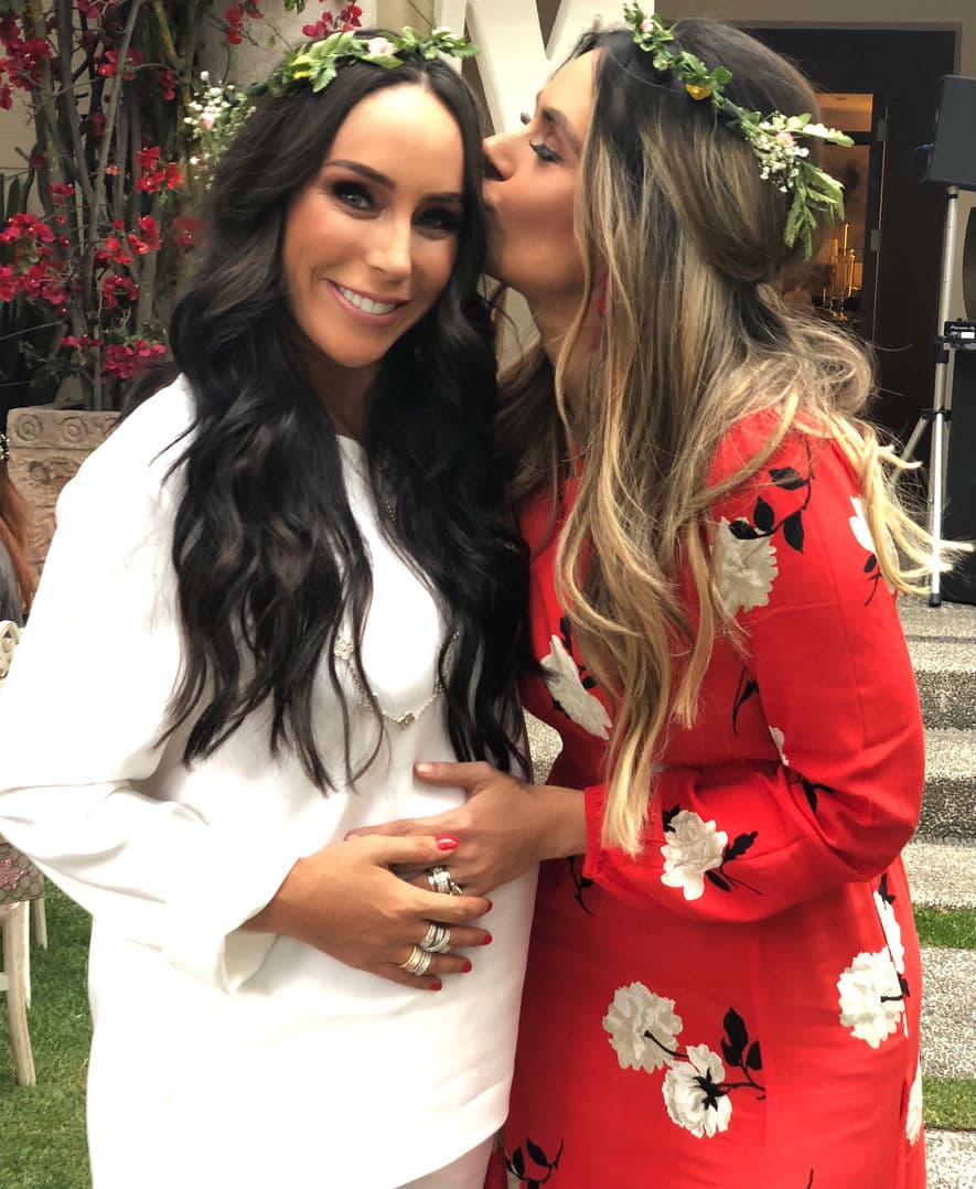 Una de las más felices por la próxima llegada de María es Galilea Montijo, quien será madrina de la pequeña