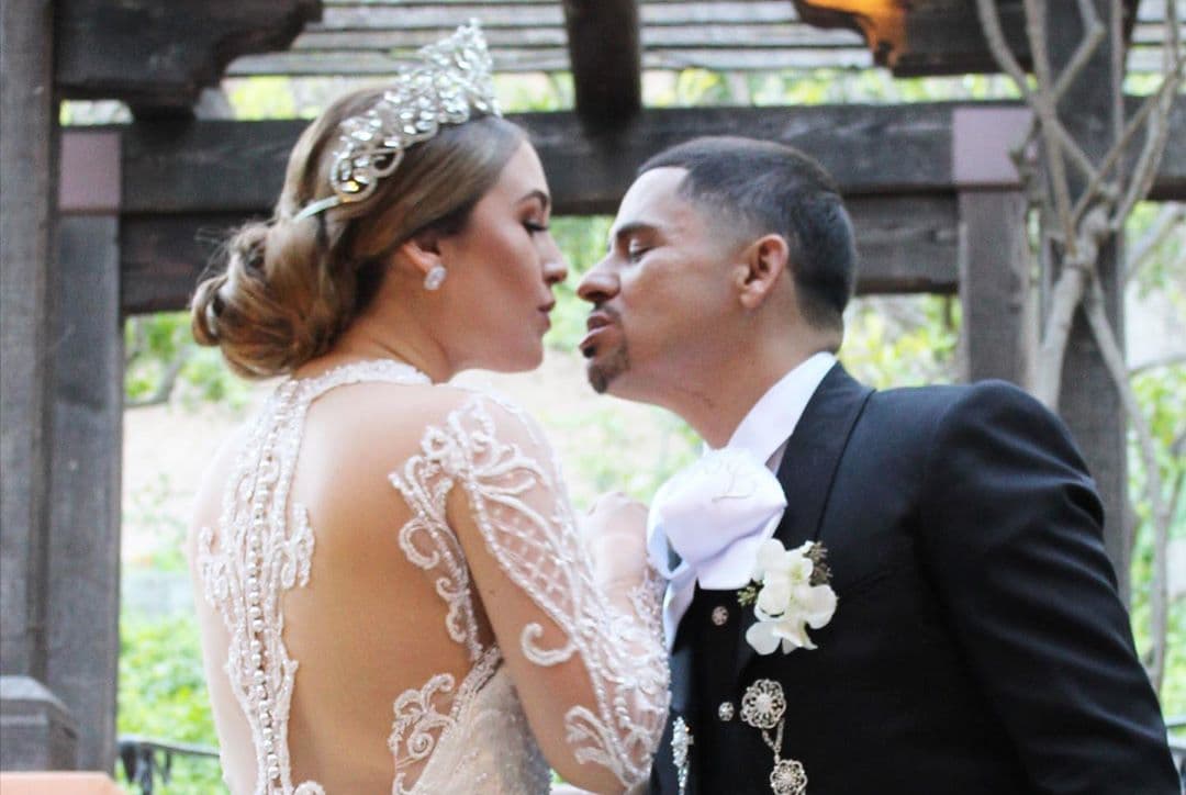 “Jamás pensábamos que en este 2020 tendríamos que vivir una pandemia y mirar estos vídeos nos hace agradecer hoy lo bello que son los momentos que nos regala Dios. Gracias a todos los que fueron parte de este día tan especial", escribió.