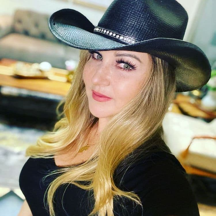 Alicia Villarreal le echa ojo a Angelique Boyer para que protagonice su bioserie