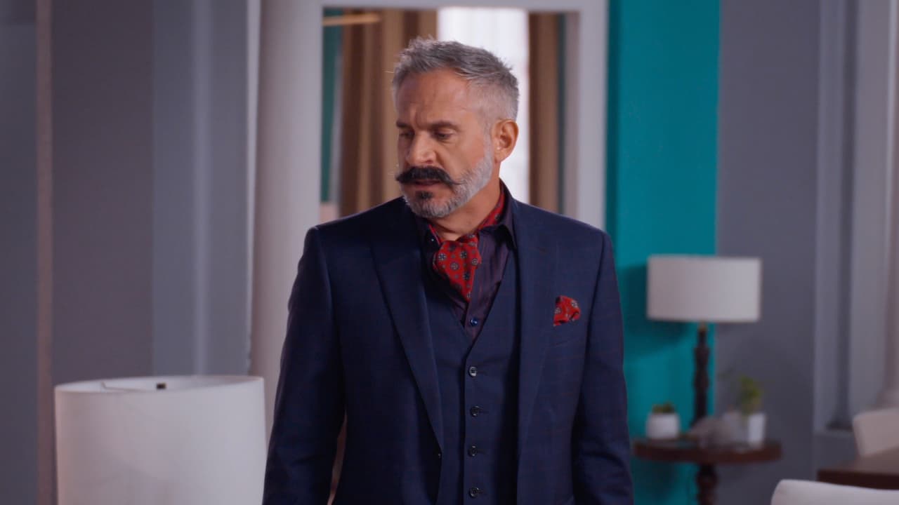 Ya si de plano los disfraces no son lo tuyo, un bigote estilo villano de telenovelas podría ser tu opción.