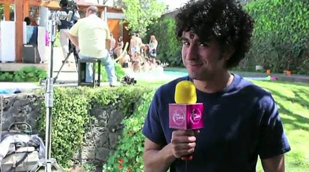 ¡José huye de la policía por violación!