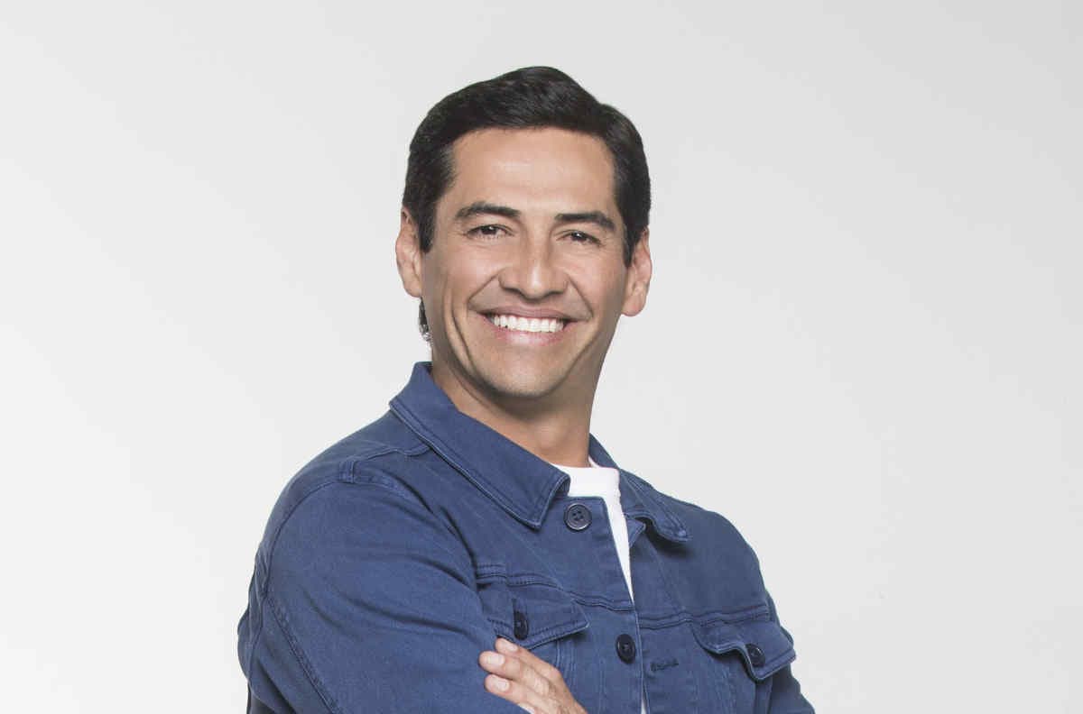 Gabriel Porras, ‘Carlos’ en ‘Bajo el mismo cielo’, es un hombre Acuario