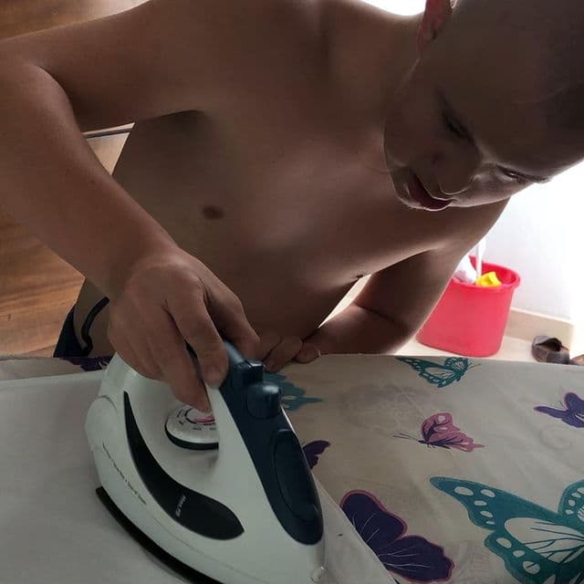 La declaración de amor de Luciano, quien en diferentes ocasiones ha demostrado cuánto ayuda a las labores en casa, recibió la respuesta de la actriz casi inmediatamente.