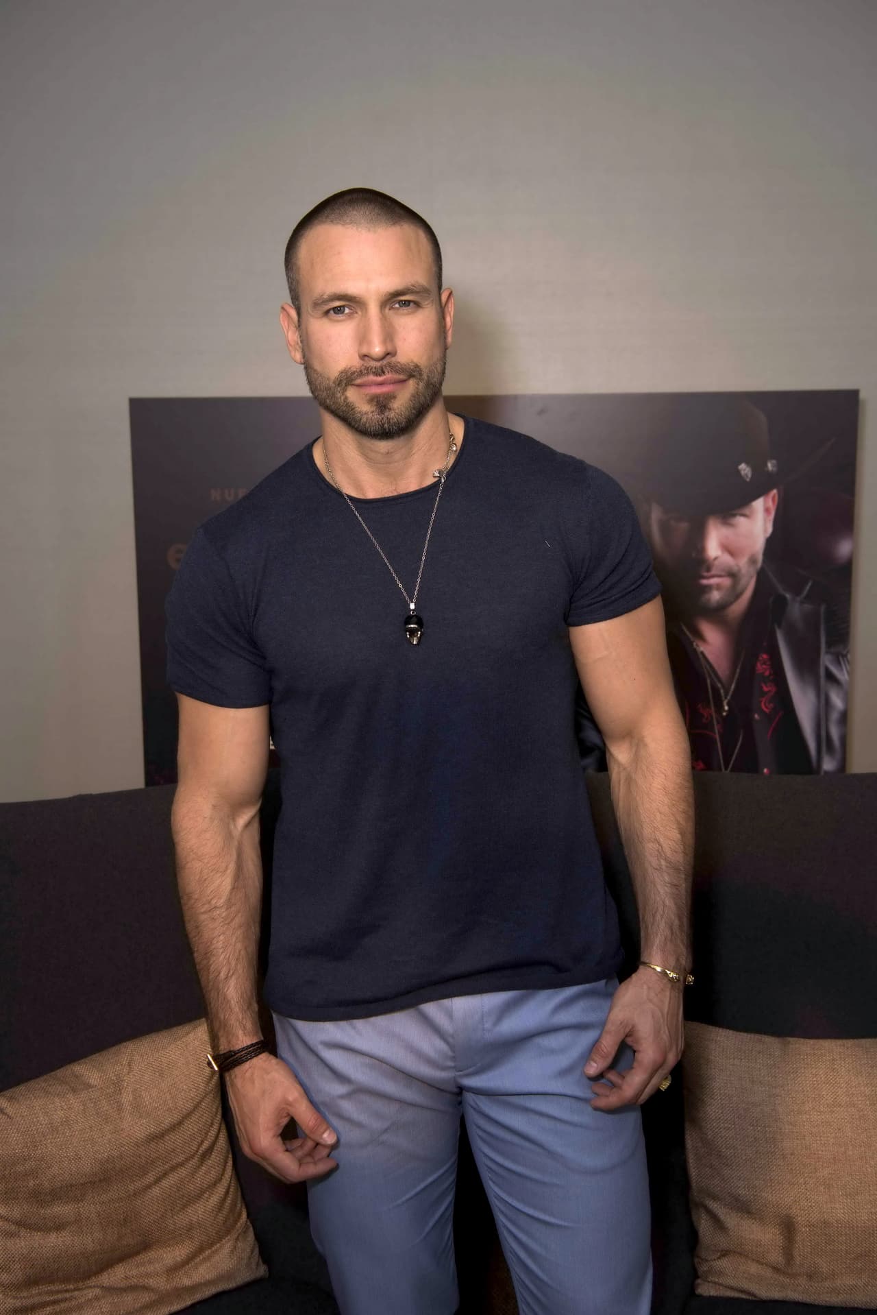 Rafael Amaya: visible cambio en el rostro desata intriga, ¿es un doble?