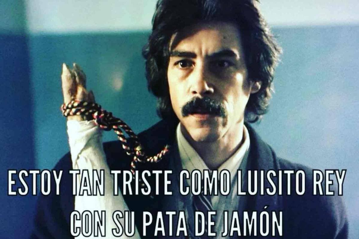 Meme de Luisito Rey con su pierna de jamón