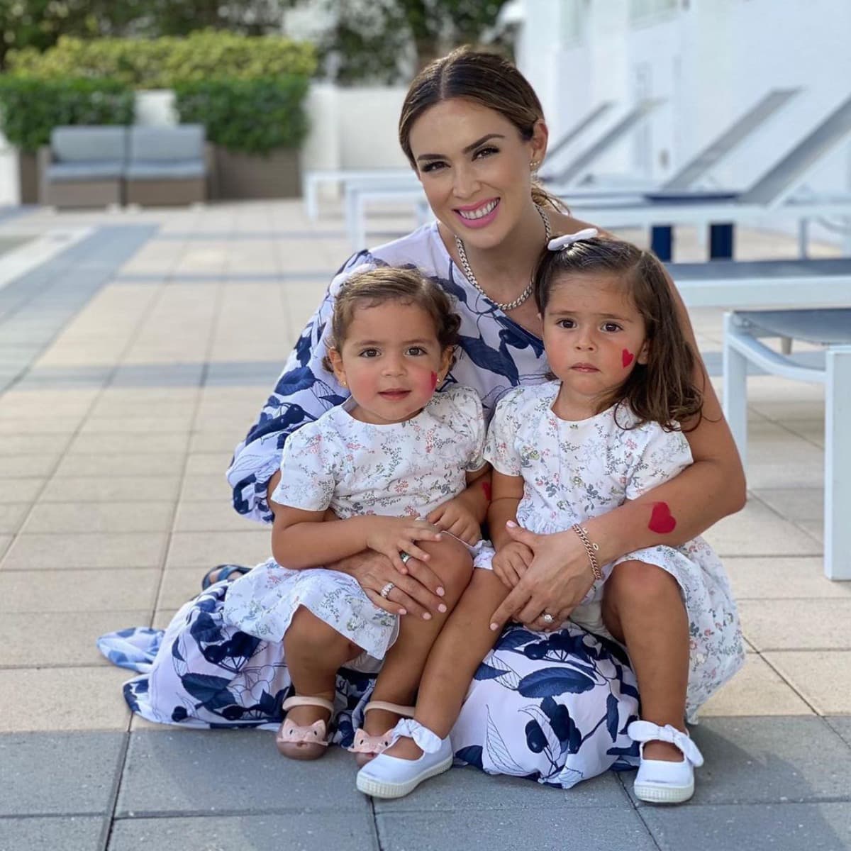 Mellizas de Jacky Bracamontes asombran por cómo lucen en tremenda fiesta de cumpleaños