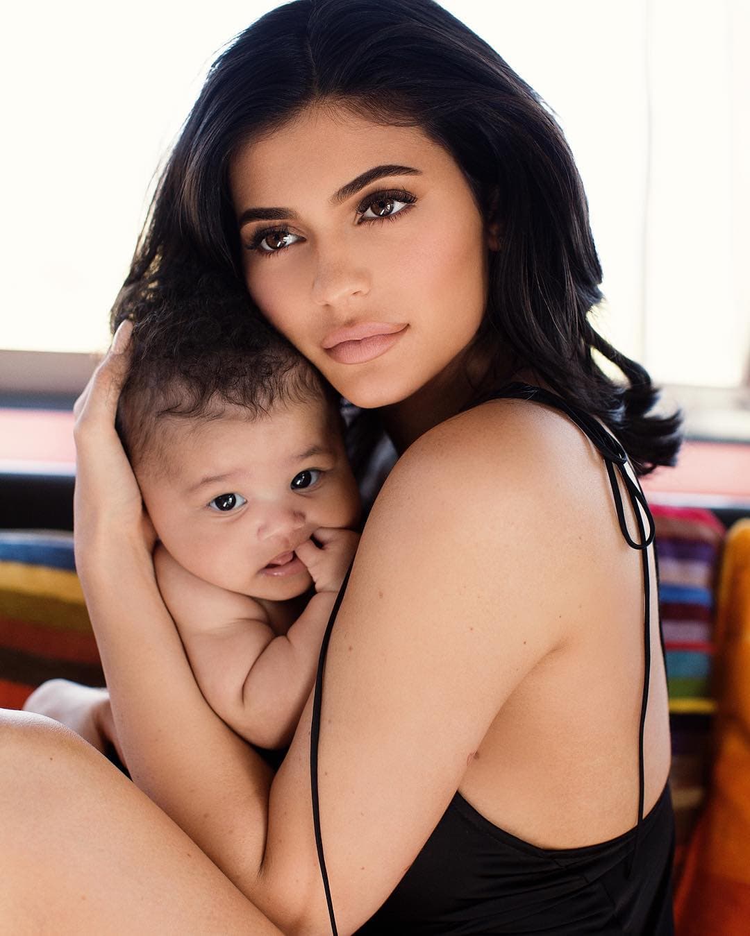 Aunque jamás lució su embarazo, Kylie Jenner se estrenó como mamá el 4 de febrero tras el nacimiento de su hija Stormi