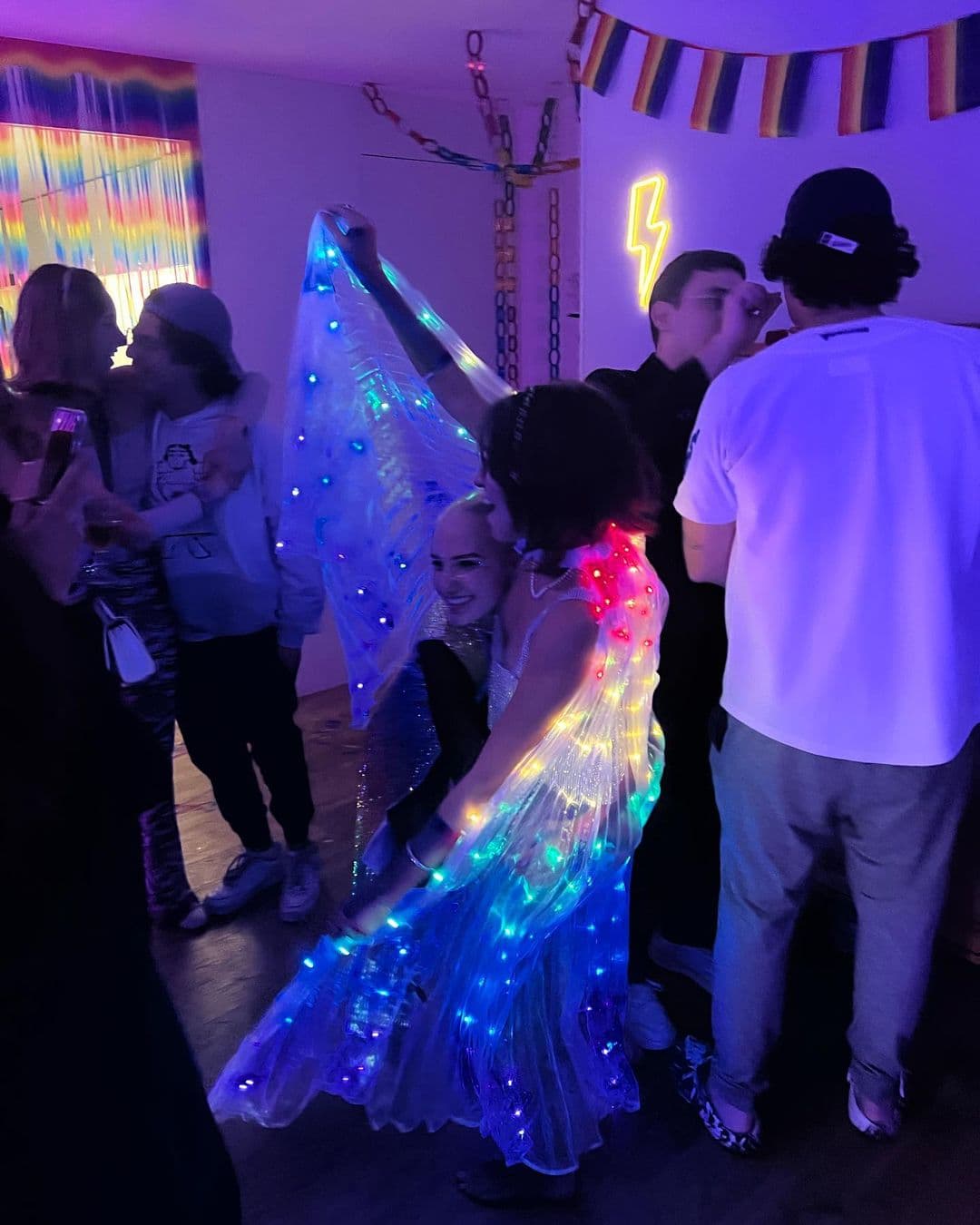 El intercambio de "Te amo" entre la pareja es una constante en cada una de sus publicaciones a las que Raúl Araiza se ha sumado con reacciones que deja clara su postura de apoyo.