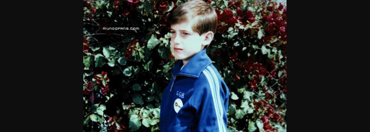 Gabriel Soto de ‘Amor Dividido’ ha publicado varias fotografías de niño e impacta que sus hijas, Elissa y Alexa, son idénticas a él.