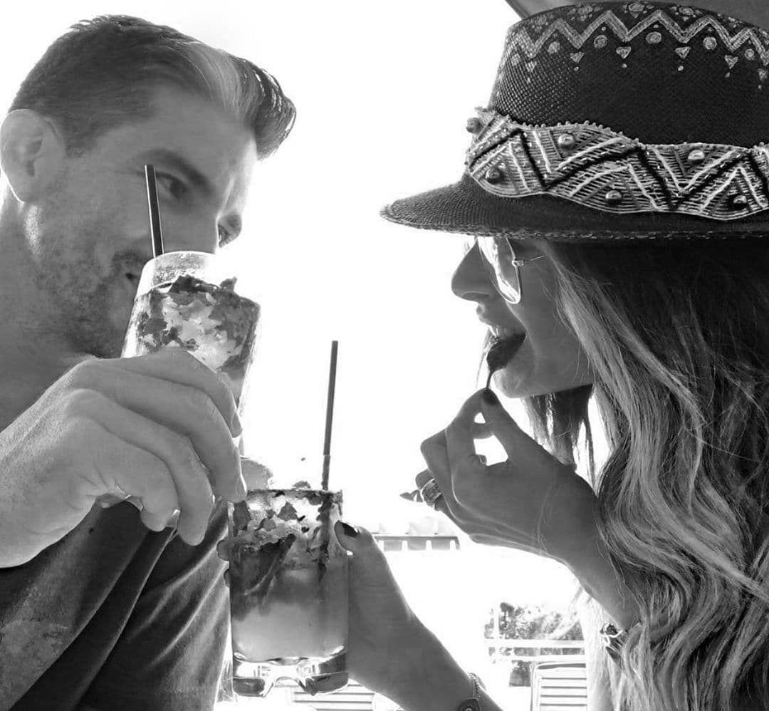 Esposo de Galilea Montijo presume regalo de aniversario y dedica romántico mensaje a la conductora