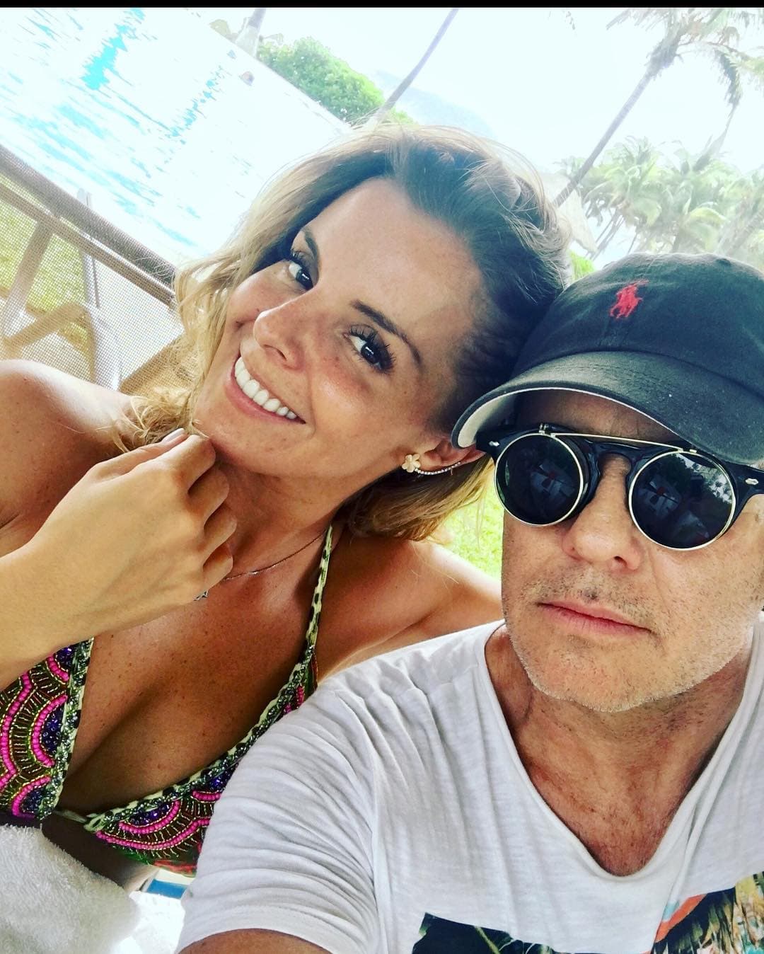 Alexis Ayala resaltó la belleza de su esposa