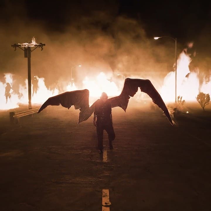 Al estilo de Lucifer, Billie Eilish estrena nuevo video musical