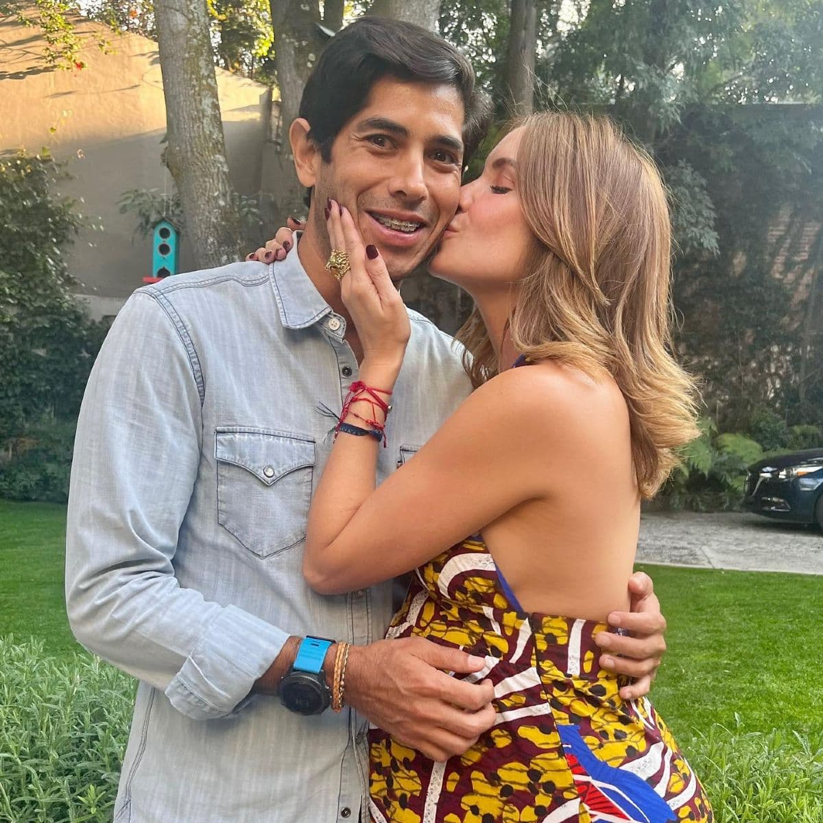 Andrea Escalona y su novio celebran su baby shower en íntima reunión