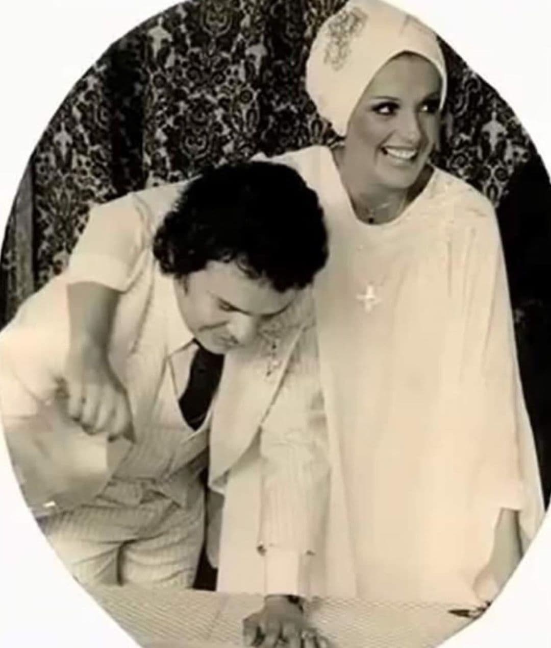 Anel y José José le dieron la bienvenida a su primer hijo, José Joel, en 1975, casándose meses más tarde.